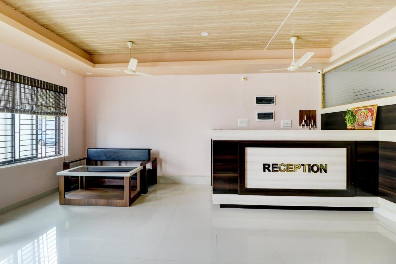 Vaccinated Staff - Capital O 77266 Light House Beach Resort Pangala ภายนอก รูปภาพ