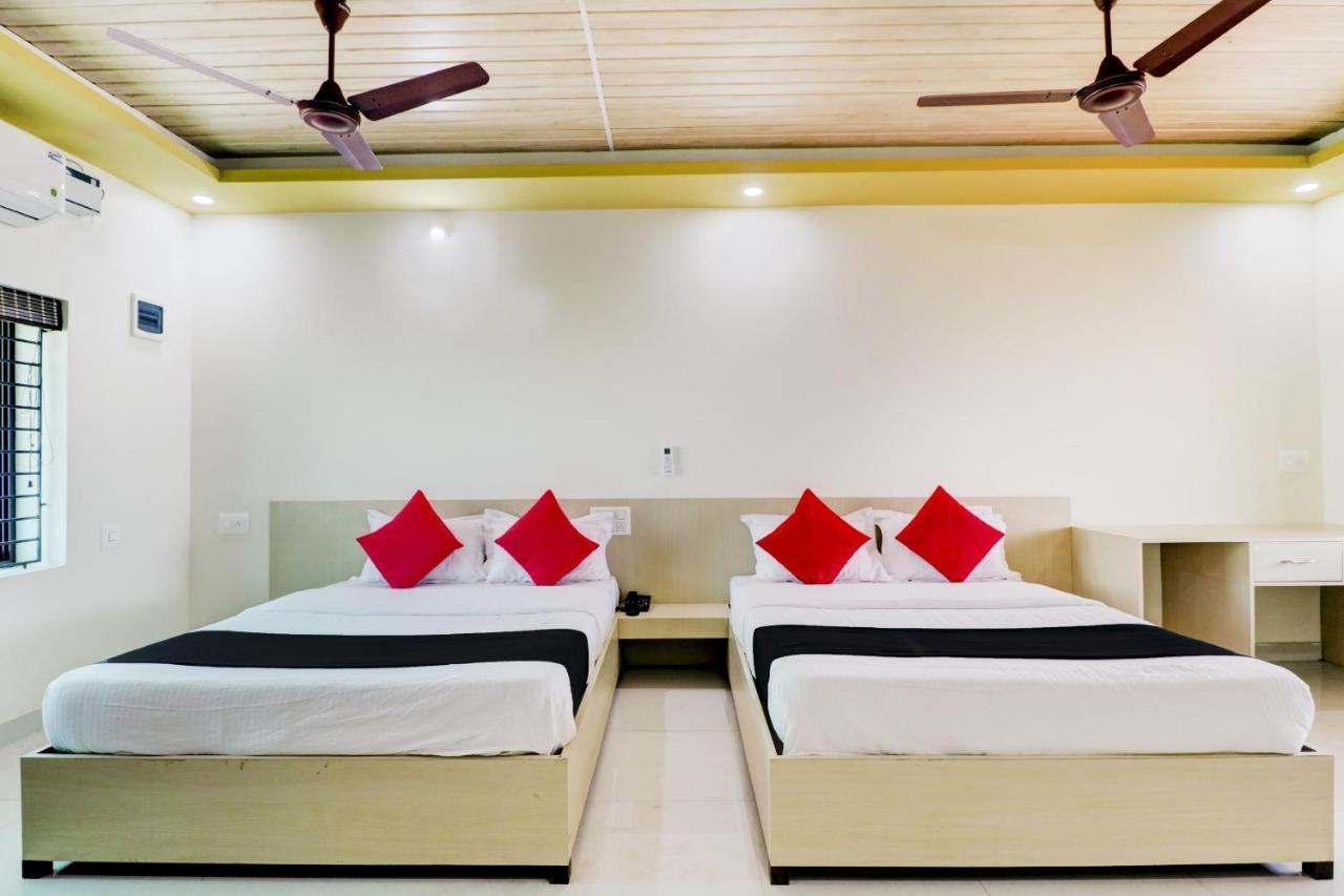 Vaccinated Staff - Capital O 77266 Light House Beach Resort Pangala ภายนอก รูปภาพ